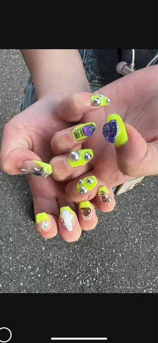 ネイル 小宇宙所属・小宇宙 近鉄今里徒歩5分🧬のネイルデザイン