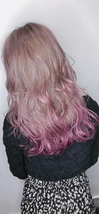 ミディアム カラー NINE+/代表 ブリーチ特化型サロンのヘアスタイル