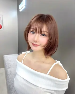 ミディアム レイヤー・カット モデル・透明感カラーのヘアスタイル