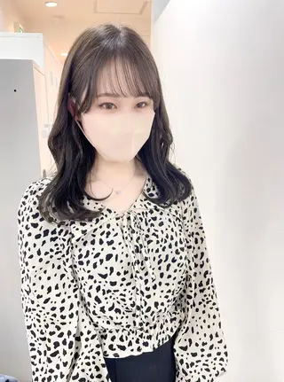 セミロング カラー misaki🎀 まろみ透け感カラーのヘアスタイル