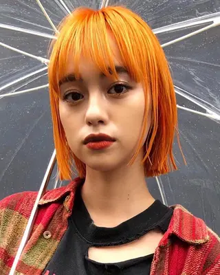 ショート カラー ブリーチ😼 ボブ✍️レイヤーのヘアスタイル