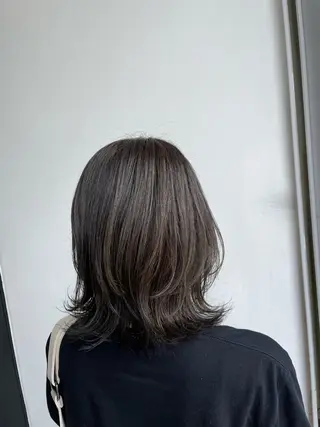 ミディアム カラー トリコヘアサロン 新井千智のヘアスタイル