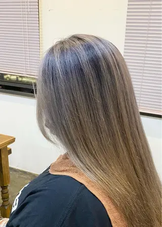 セミロング カラー 髪質改善推し 巽のヘアスタイル