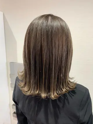 ミディアム カラー 蓮見  友里のヘアスタイル