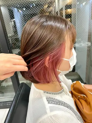 ショート カラー 横山 奈央のヘアスタイル