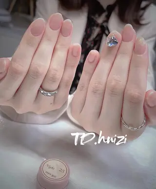 ミディアム めぐみのネイルサロン スタッフ練習のネイルデザイン