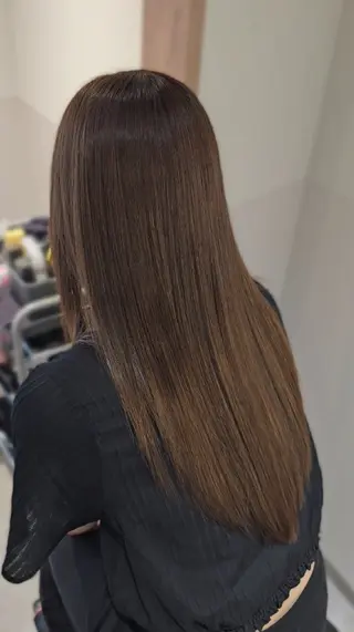 セミロング カラー 縮毛矯正をしている人 のためのカラーのヘアスタイル