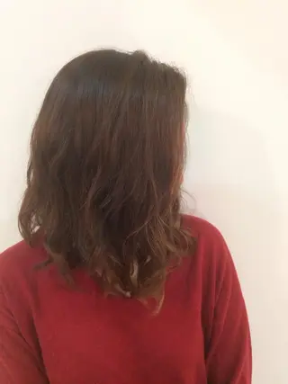 ミディアム カラー 岡本 智次のヘアスタイル
