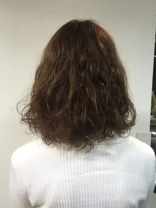 ミディアム カラー パーマ 星 沙織のヘアスタイル