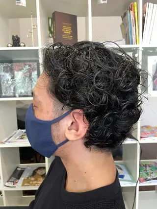 ショート パーマ メンズ シンヤヘアーズ 泉大津本店のヘアスタイル