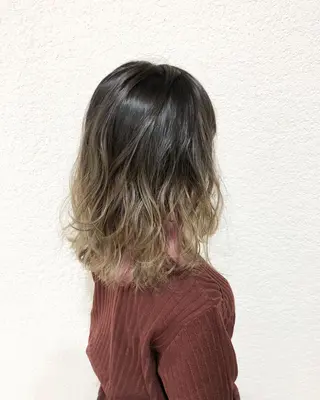 セミロング カラー 髪質改善で 憧れの潤艶美髪にのヘアスタイル