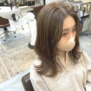 ミディアム 綿貫 美雪のヘアスタイル