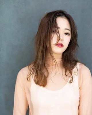 セミロング カラー ツジガキ ユウスケのヘアスタイル