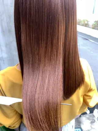 ミディアム カラー トップ スタイリストのヘアスタイル
