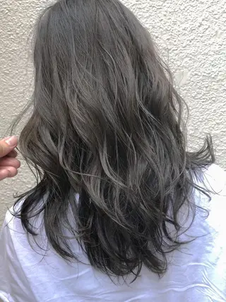 セミロング 髪質改善、縮毛矯正 酸性縮毛矯正のヘアスタイル