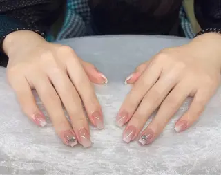 ネイル T.Lee Nail Lilyのネイルデザイン