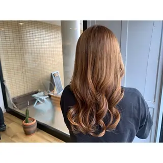 ロング カラー ツキダテ ユイのヘアスタイル