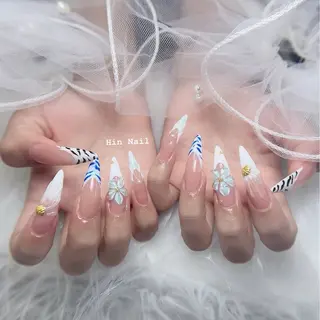 ネイル Hin Nailsのネイルデザイン