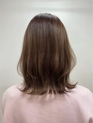 ミディアム カラー 石原 結依のヘアスタイル