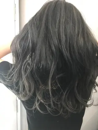ロング カラー ヘアアレンジ 白髪ぼかしハイライト バレイヤージュヤマトのヘアスタイル