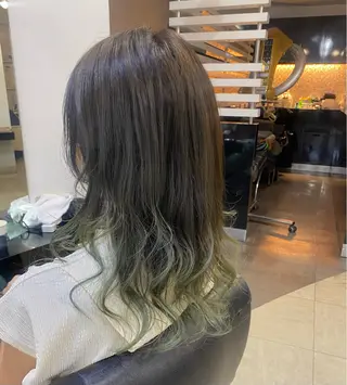 セミロング カラー ヘアアレンジ 烏山 達也のヘアスタイル