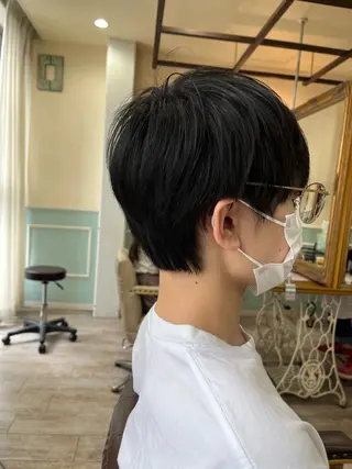 メンズ ショートボブモデル縮 毛艶髪津田パーマのヘアスタイル