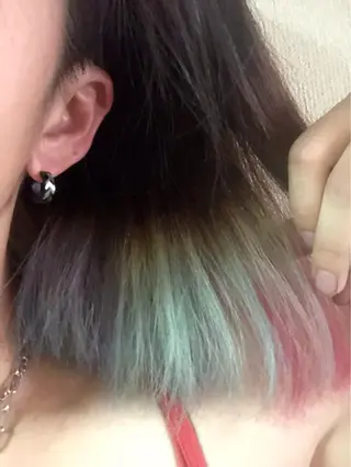 カラー みやもと まなみのヘアスタイル