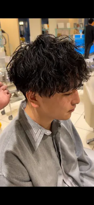 ミディアム パーマ メンズパーマ 副店長ユウタのヘアスタイル