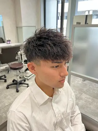 ショート カラー パーマ メンズ 関西センターパート メンズモデル募集のヘアスタイル