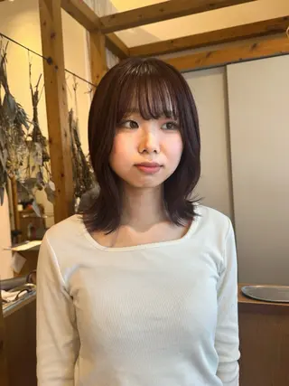 ミディアム カラー ENIF　大島 芽生のヘアスタイル
