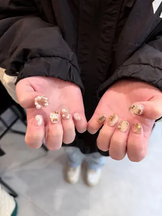 ネイル はばすみれ🎀ﾈｲﾙ 光ﾌｪｲｼｬﾙ ﾍｱのネイルデザイン