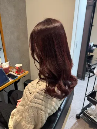 ロング カラー 千木良 萌々のヘアスタイル
