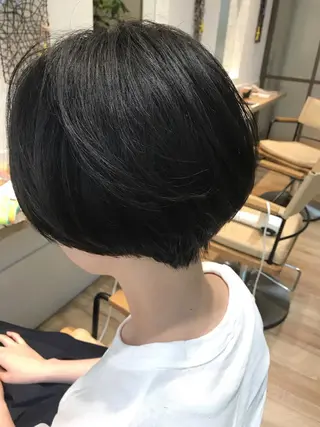 ショート 稲荷 友美のヘアスタイル