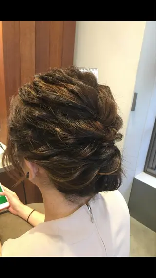 ミディアム ヘアアレンジ 近 沙織のヘアスタイル