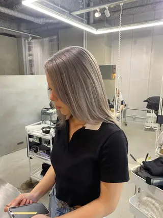 ミディアム カラー 前橋 姫奈のヘアスタイル
