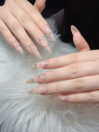 ネイル Lee Nailsのネイルデザイン