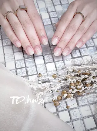 ミディアム めぐみのネイルサロン スタッフ練習のネイルデザイン