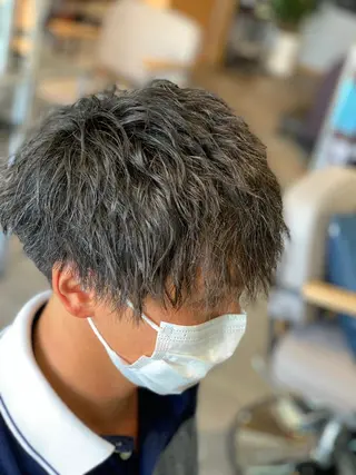 ショート メンズスタイル バレイヤージュ　齋藤のヘアスタイル