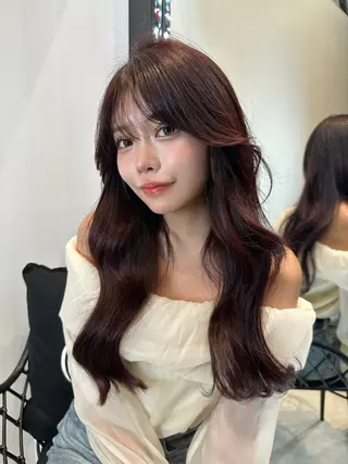 ロング カラー レイヤーカット 透明感カラーのヘアスタイル