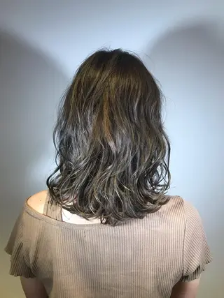 セミロング カラー BIANCO北堀江 AKANEのヘアスタイル
