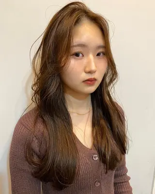 ロング Nina by Babyloneのヘアスタイル