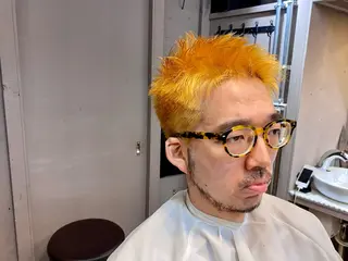 ショート ✂︎美容師芸人👑 コモリギャルソンのヘアスタイル