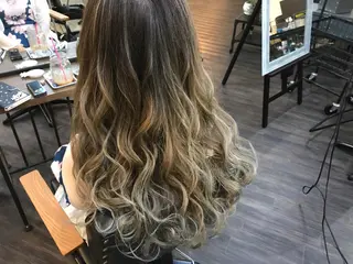 ロング カラー WEST OLAND 安藤のヘアスタイル