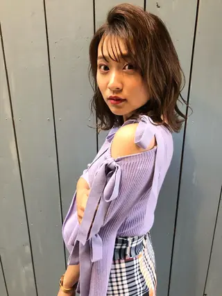 ミディアム anB ハルカのヘアスタイル