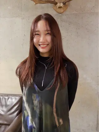 ロング KVELL ユナのヘアスタイル