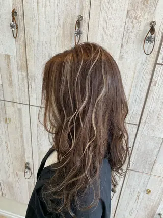 カラー SALOWIN栄 高須大貴のヘアスタイル