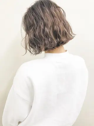 ショート 顔まわり／髪質改 善／白髪ぼかし／中山のヘアスタイル