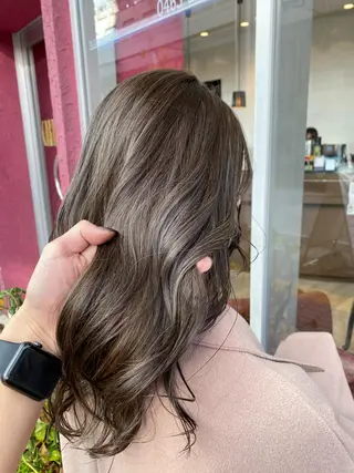 ロング カラー デザインカラー✨新倉 佑奈のヘアスタイル