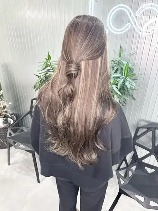 ロング カラー ヘアアレンジ LOOP hairのヘアスタイル