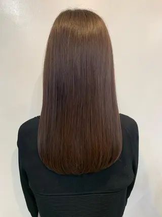 ミディアム カラー トップ スタイリストのヘアスタイル